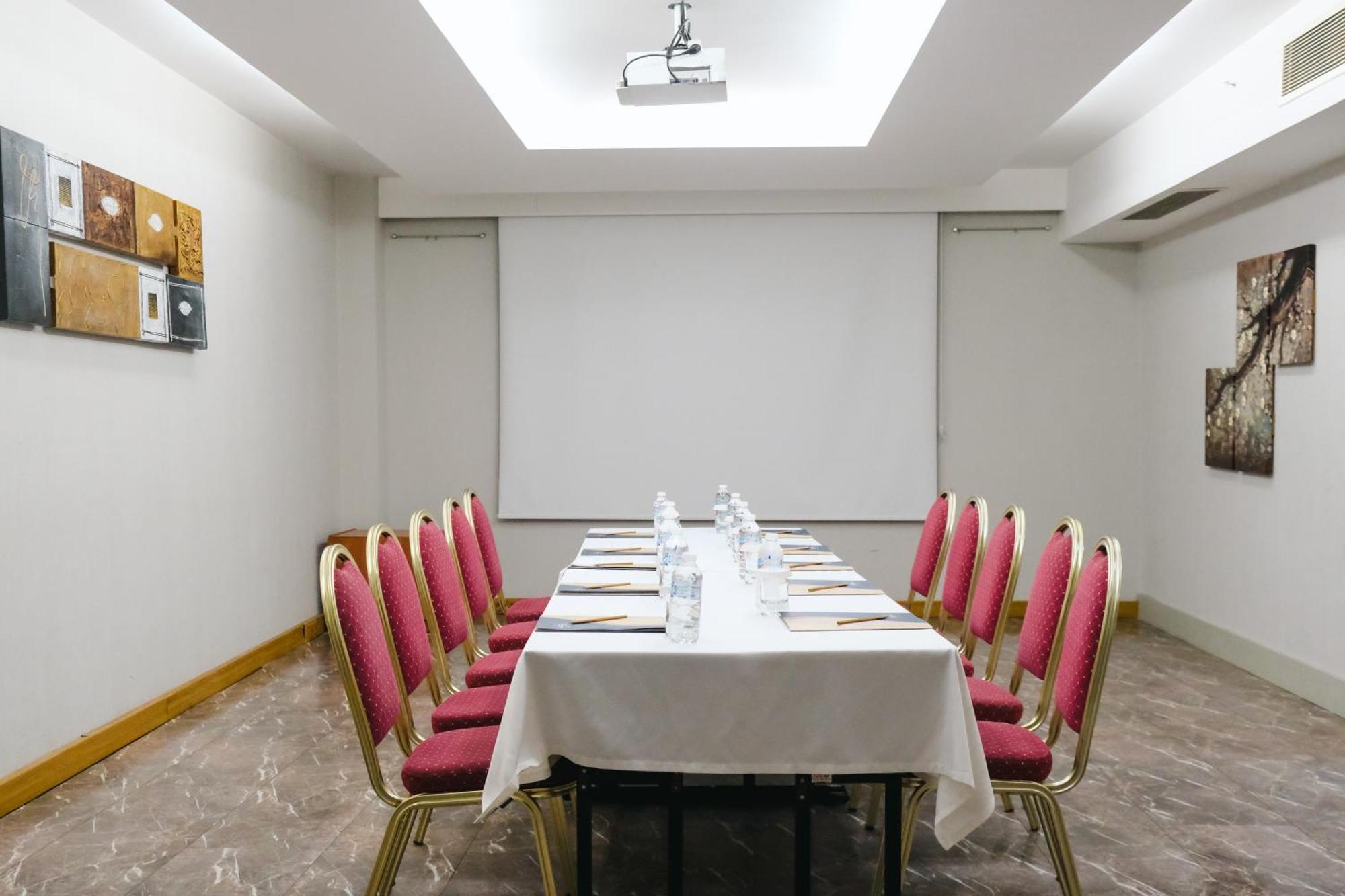 Armis Hotel